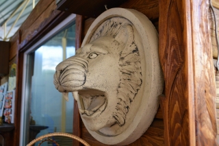 Скульптура маска льва